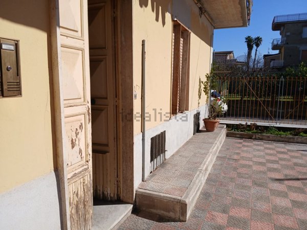 appartamento in vendita a Camposano in zona Faibano