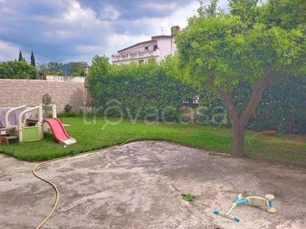 appartamento in vendita a Camposano in zona Faibano