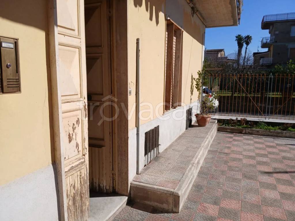 appartamento in vendita a Camposano in zona Faibano