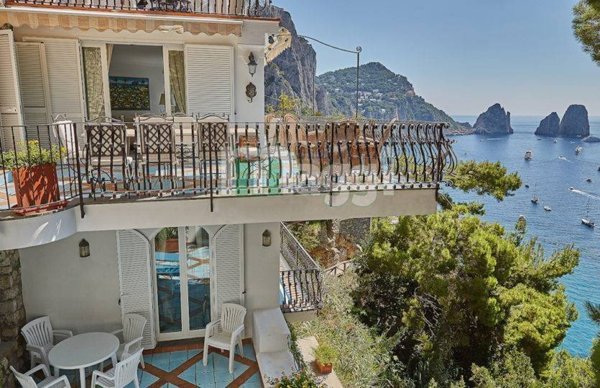 appartamento in vendita a Capri in zona Marina Piccola