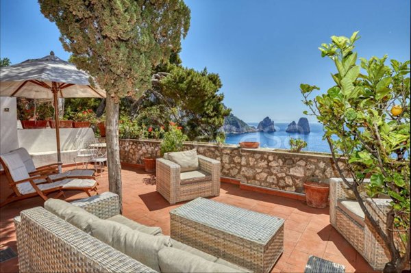appartamento in vendita a Capri in zona Marina Piccola