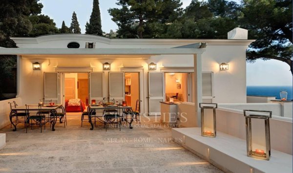 casa indipendente in vendita a Capri in zona Marina Piccola