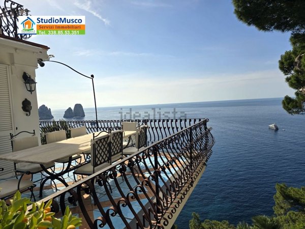 appartamento in vendita a Capri in zona Marina Piccola