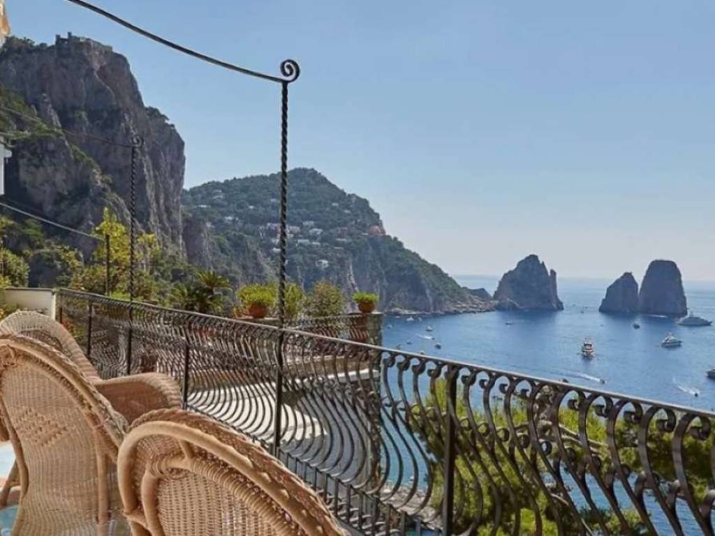 appartamento in vendita a Capri in zona Marina Piccola
