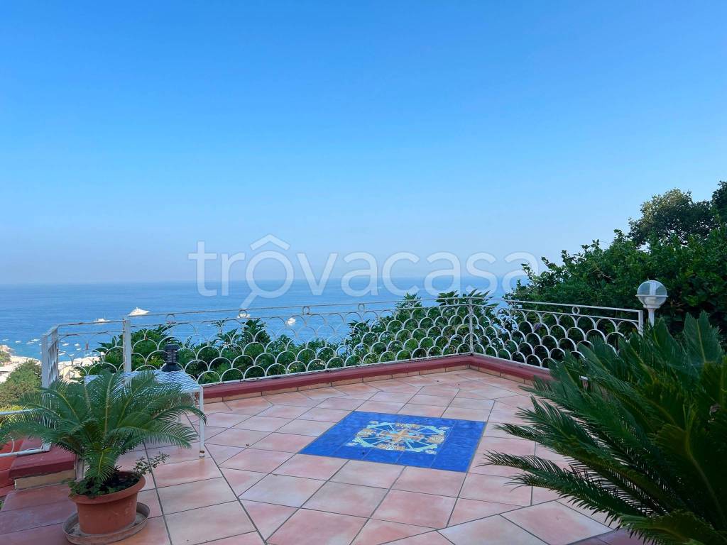 appartamento in vendita a Capri in zona Marina Grande