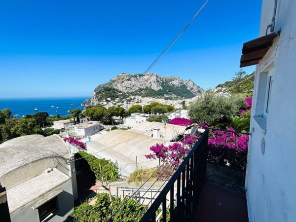 appartamento in vendita a Capri in zona Marina Piccola