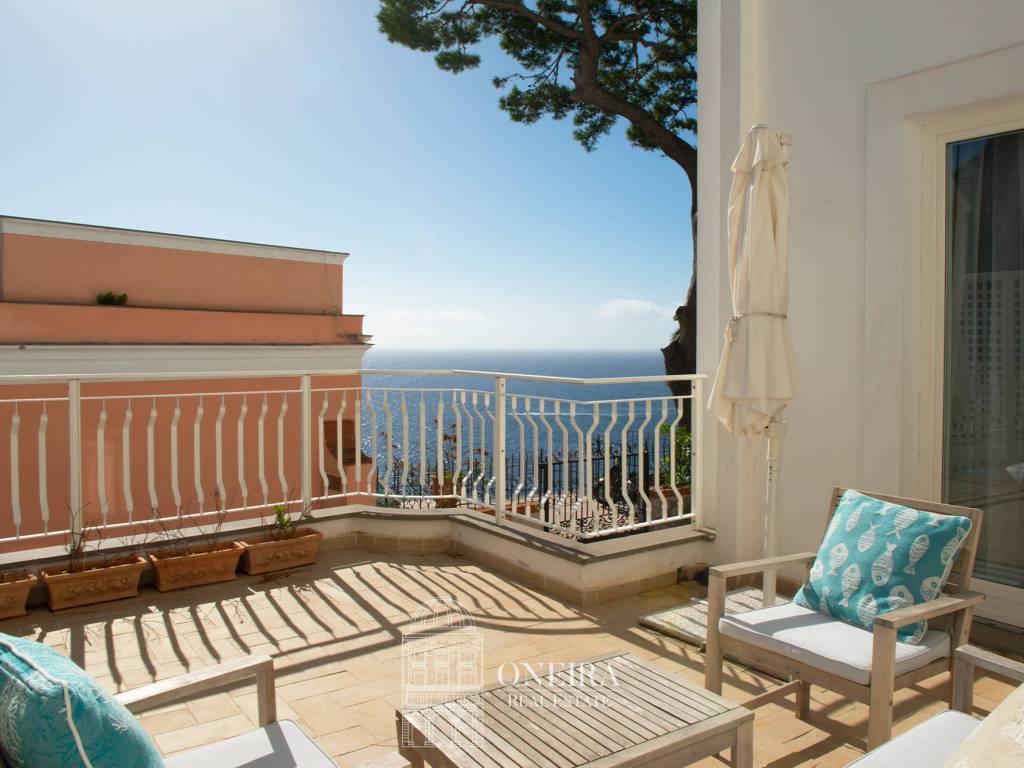 appartamento in vendita a Capri in zona Marina Piccola