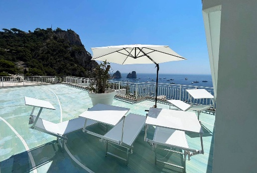 appartamento in vendita a Capri in zona Marina Piccola