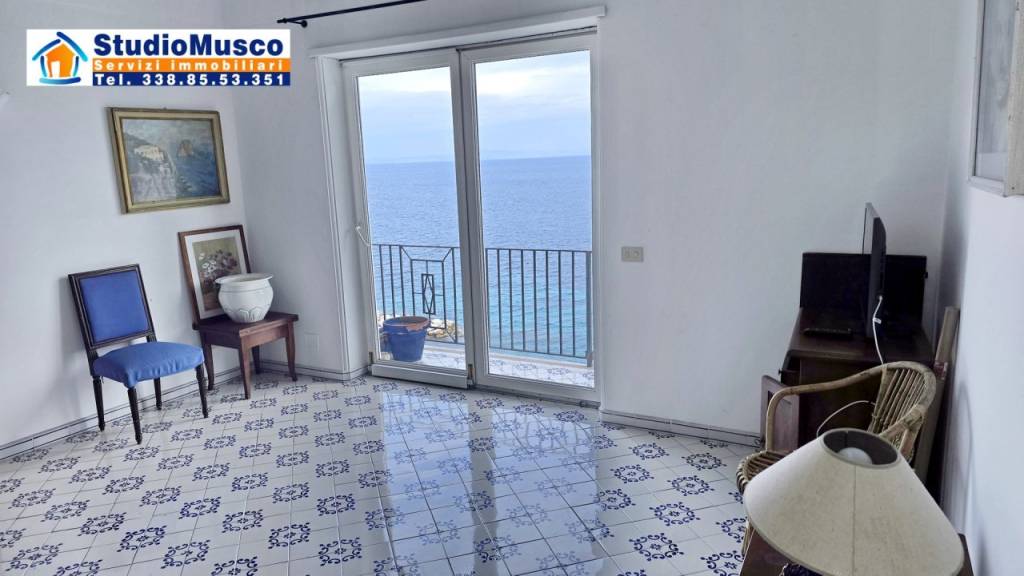 appartamento in vendita a Capri in zona Marina Grande