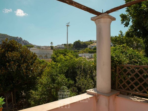 casa indipendente in vendita a Capri in zona Marina Grande