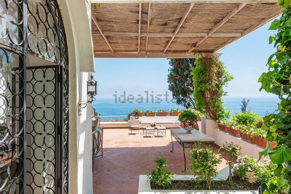 casa indipendente in vendita a Capri in zona Marina Piccola