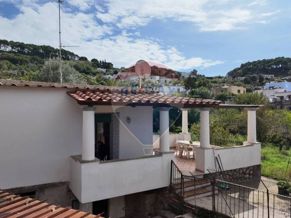 casa indipendente in vendita a Capri in zona Marina Grande