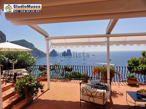 appartamento in vendita a Capri in zona Marina Piccola