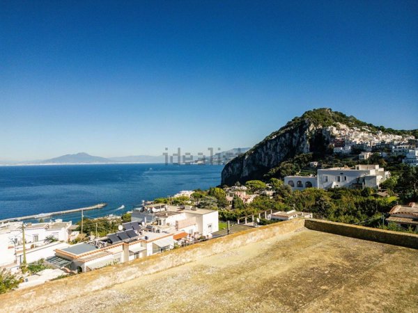 appartamento in vendita a Capri in zona Marina Grande