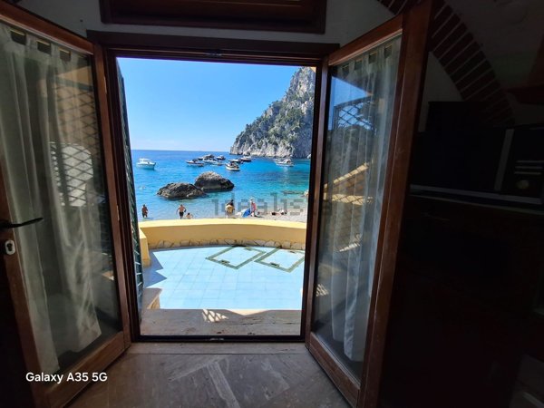 appartamento in vendita a Capri in zona Marina Piccola