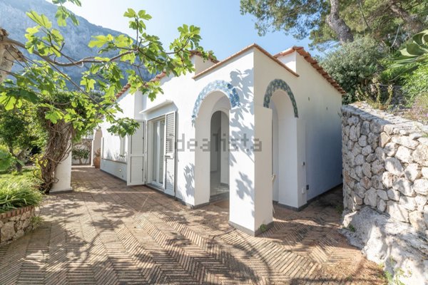casa indipendente in vendita a Capri in zona Marina Piccola