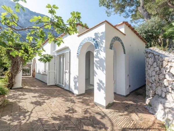 casa indipendente in vendita a Capri in zona Marina Piccola