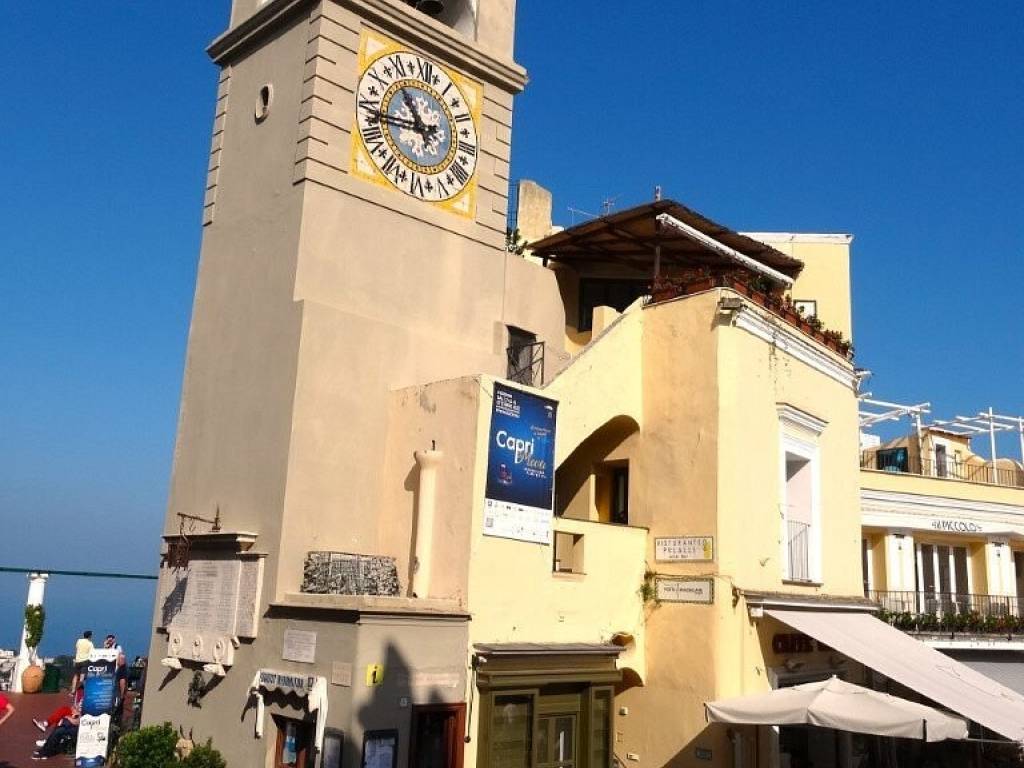 intera palazzina in vendita a Capri
