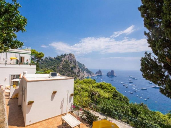 casa indipendente in vendita a Capri in zona Marina Piccola