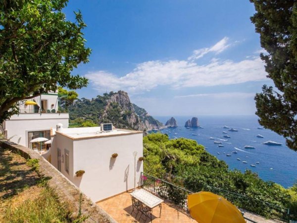 casa indipendente in vendita a Capri in zona Marina Piccola