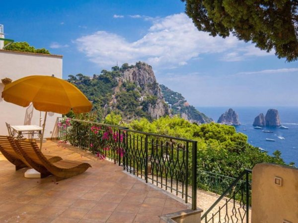 casa indipendente in vendita a Capri in zona Marina Piccola