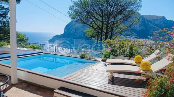 casa indipendente in vendita a Capri in zona Marina Piccola