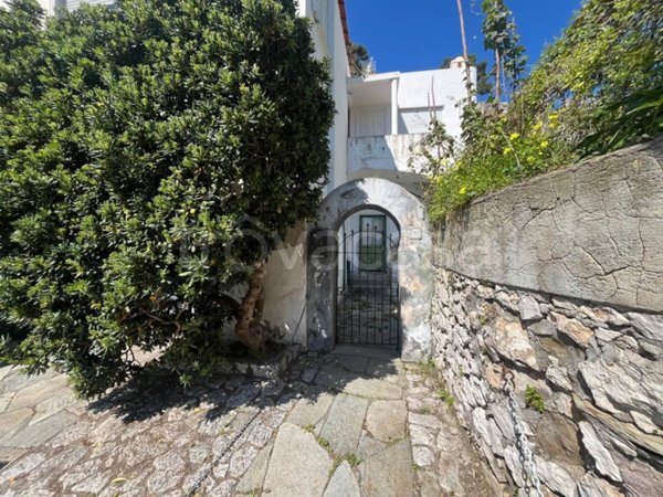 appartamento in vendita a Capri in zona Marina Piccola