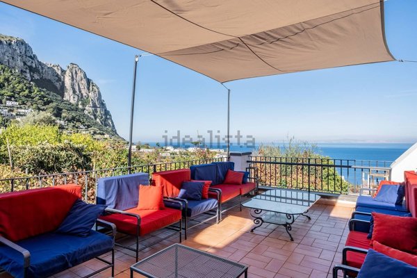 casa semindipendente in vendita a Capri