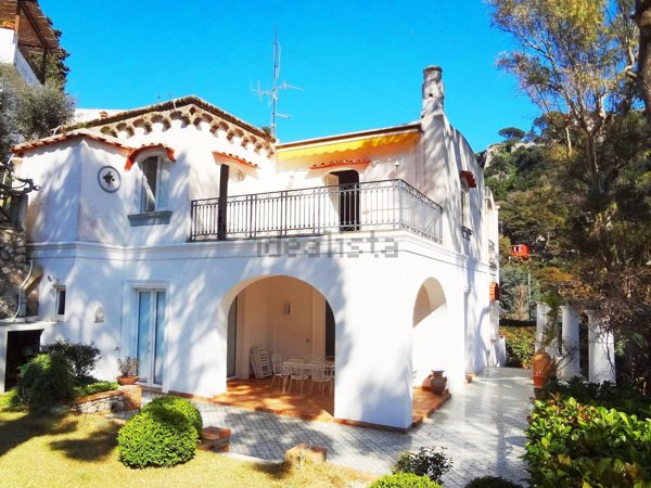 casa indipendente in vendita a Capri in zona Marina Piccola