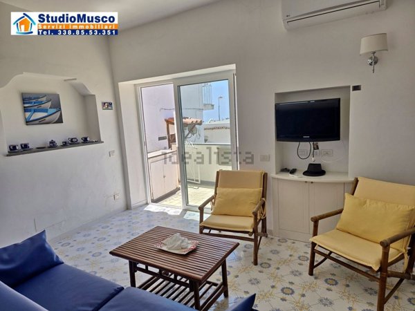 appartamento in vendita a Capri in zona Marina Grande