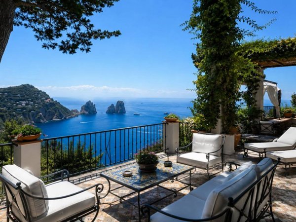 negozio in vendita a Capri in zona Marina Grande