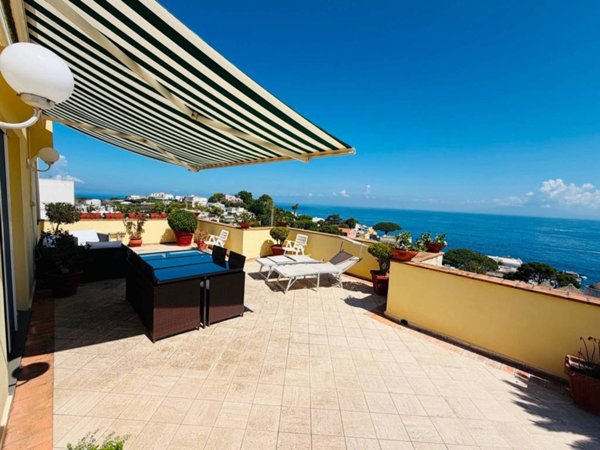 appartamento in vendita a Capri in zona Marina Grande