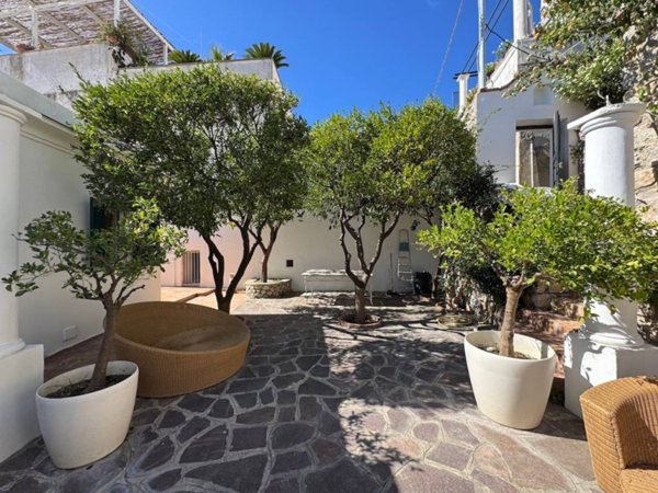 casa indipendente in vendita a Capri