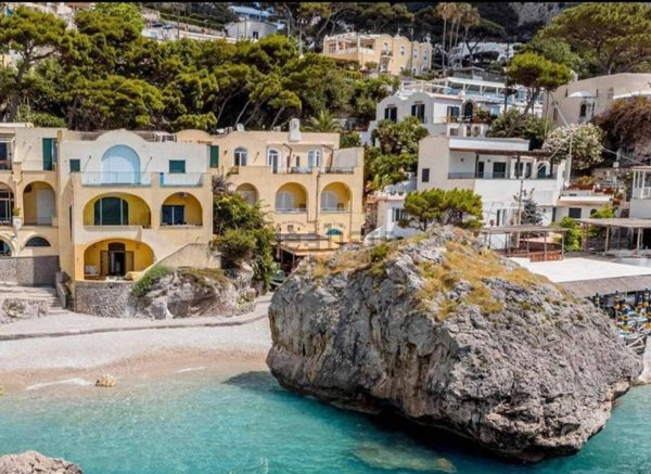 appartamento in vendita a Capri in zona Marina Piccola