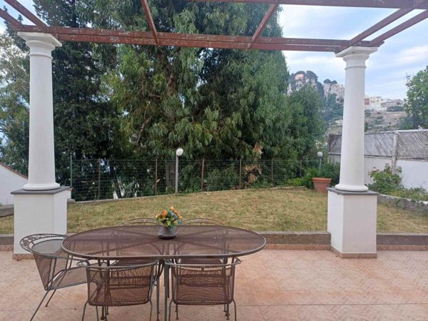 appartamento in vendita a Capri in zona Marina Grande