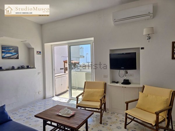 appartamento in vendita a Capri in zona Marina Grande