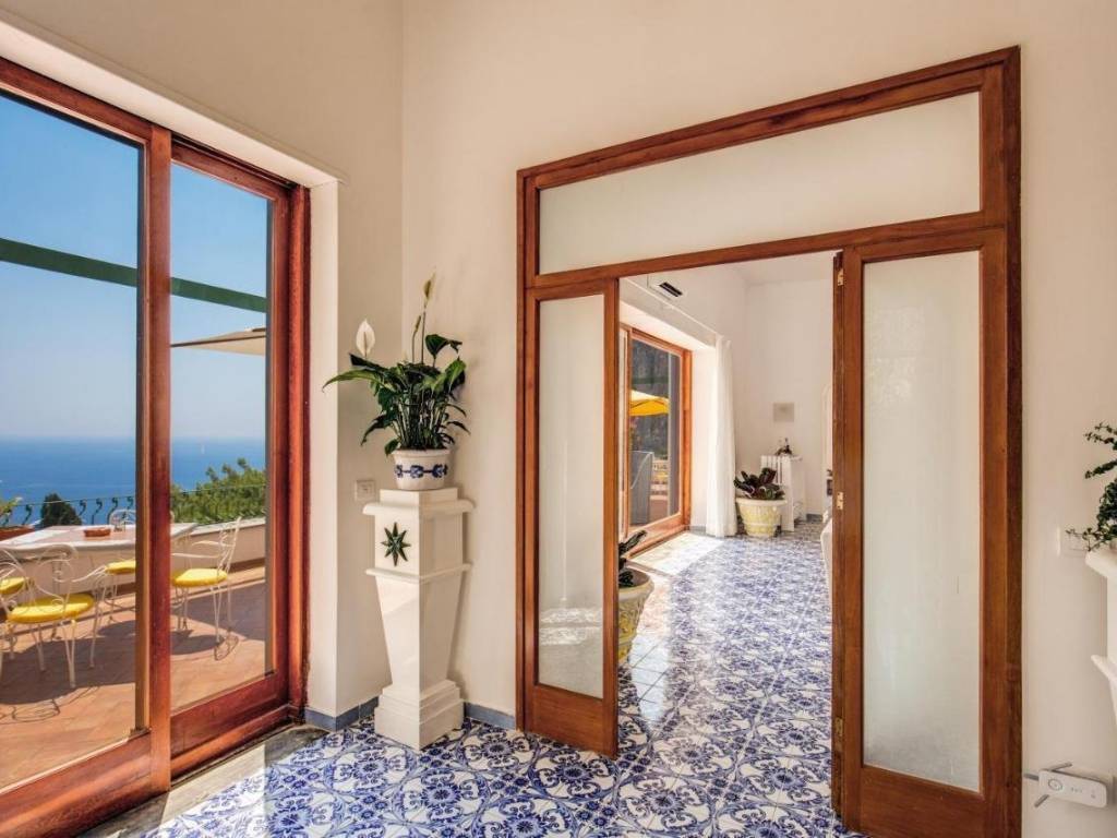 casa indipendente in vendita a Capri in zona Marina Piccola