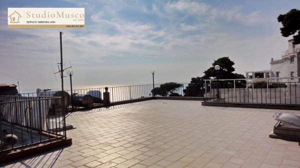 appartamento in vendita a Capri in zona Marina Piccola