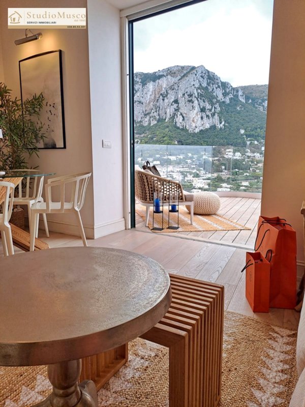appartamento in vendita a Capri in zona Marina Grande