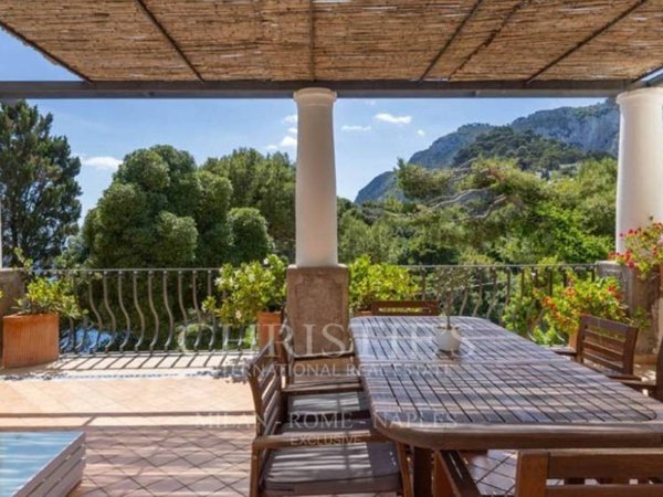 casa indipendente in vendita a Capri in zona Marina Piccola