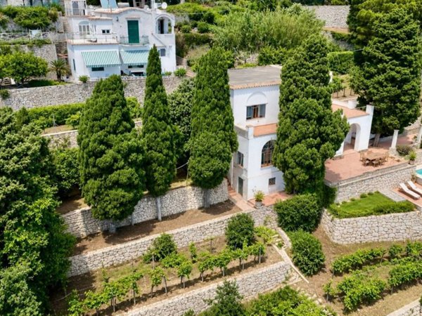 casa indipendente in vendita a Capri in zona Marina Piccola