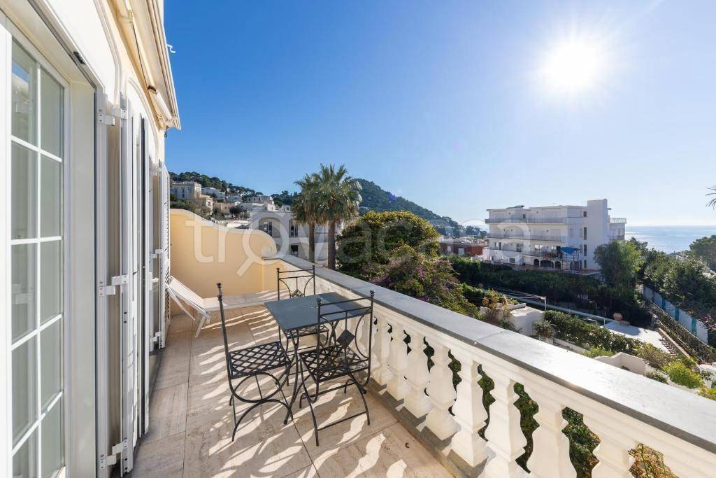 intera palazzina in vendita a Capri in zona Marina Grande
