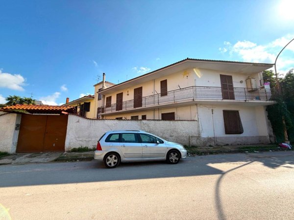 casa indipendente in vendita a Cardito