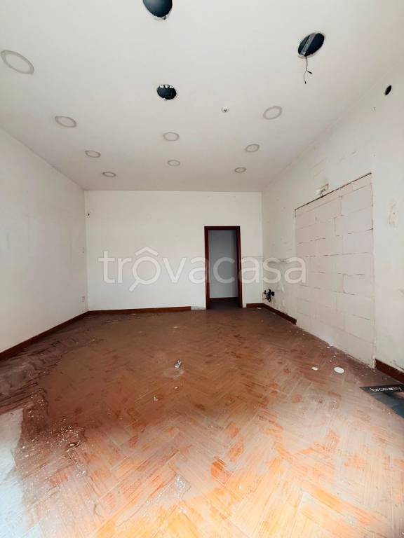 negozio in vendita a Cardito