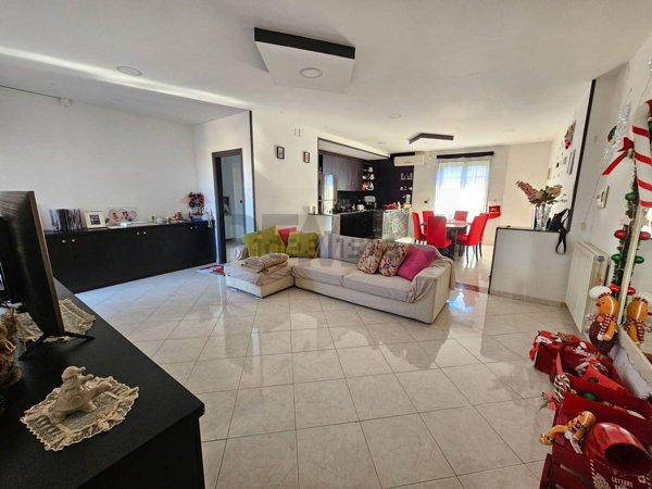 casa indipendente in vendita a Cardito in zona Carditello