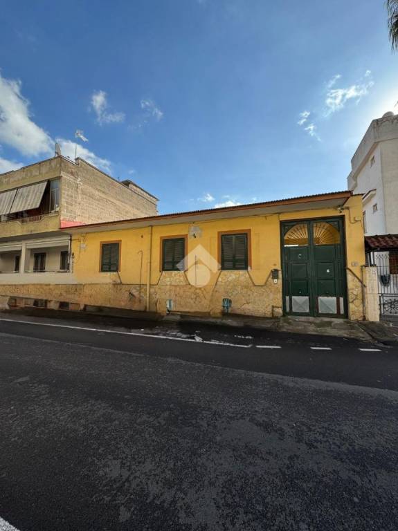 casa indipendente in vendita a Cardito in zona Carditello