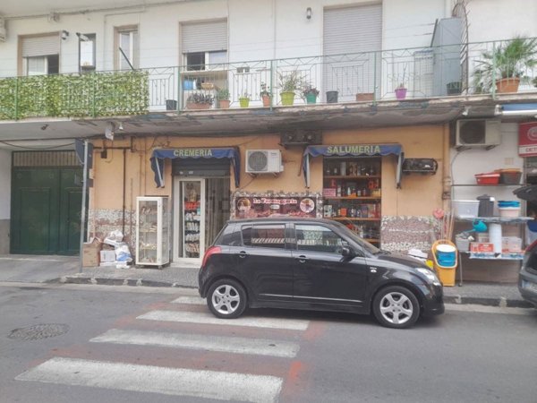 locale commerciale in vendita a Cardito