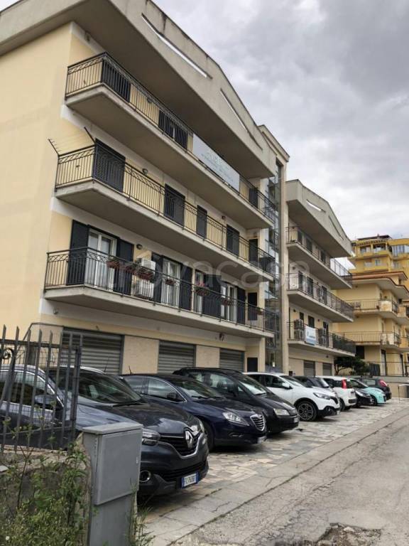 ufficio in vendita a Casalnuovo di Napoli in zona Casarea