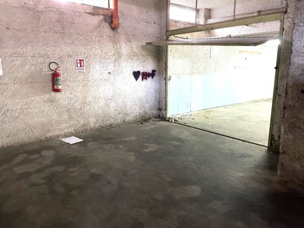negozio in vendita a Casalnuovo di Napoli