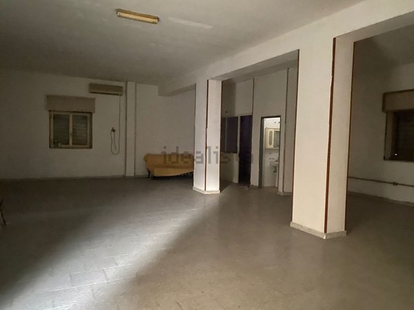 locale commerciale in vendita a Casalnuovo di Napoli